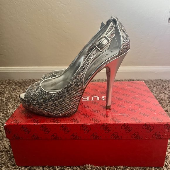 Guess Women's Heels Size 7 - Picture 1 of 2